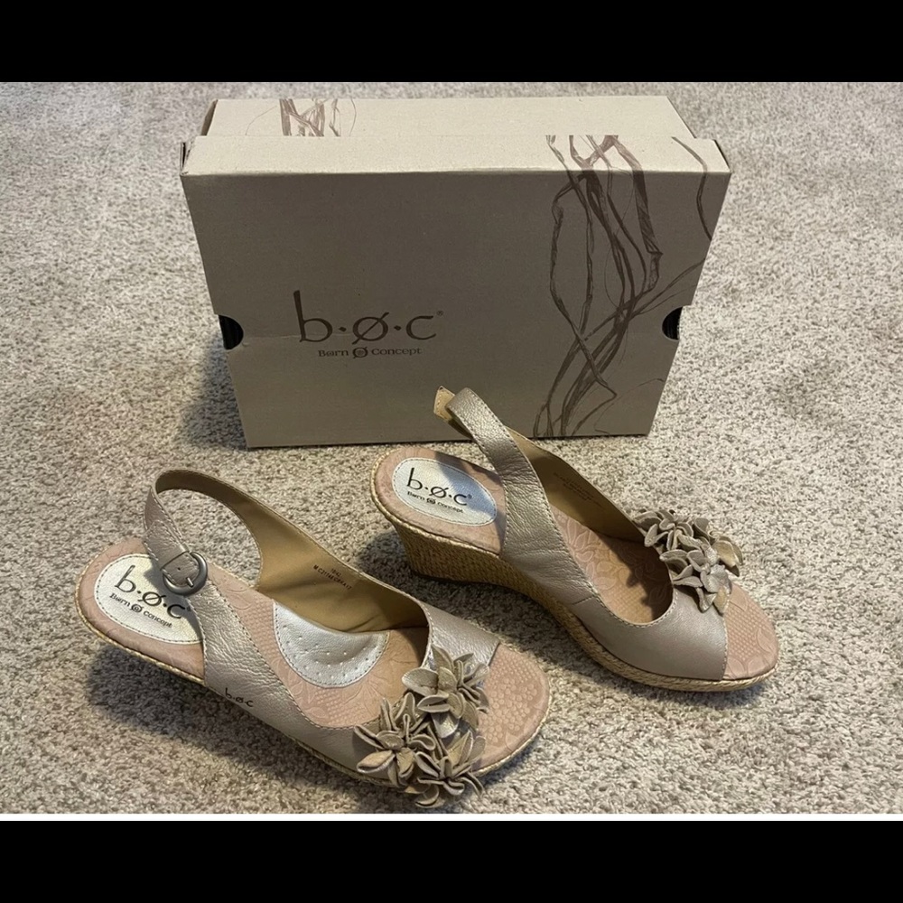 Born Concept B.O.C. Women's  HOTSKY CHAMPAGNE Wedges Size:10 (C21146)